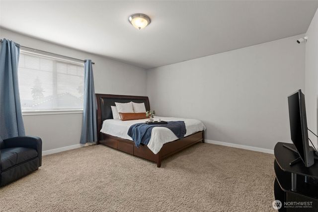 9385 Prairie Wind Street SE, Yelm, WA 98597