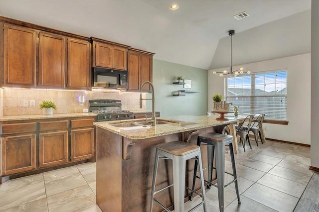 1174 NW Misty Lane, Piedmont, OK 73078