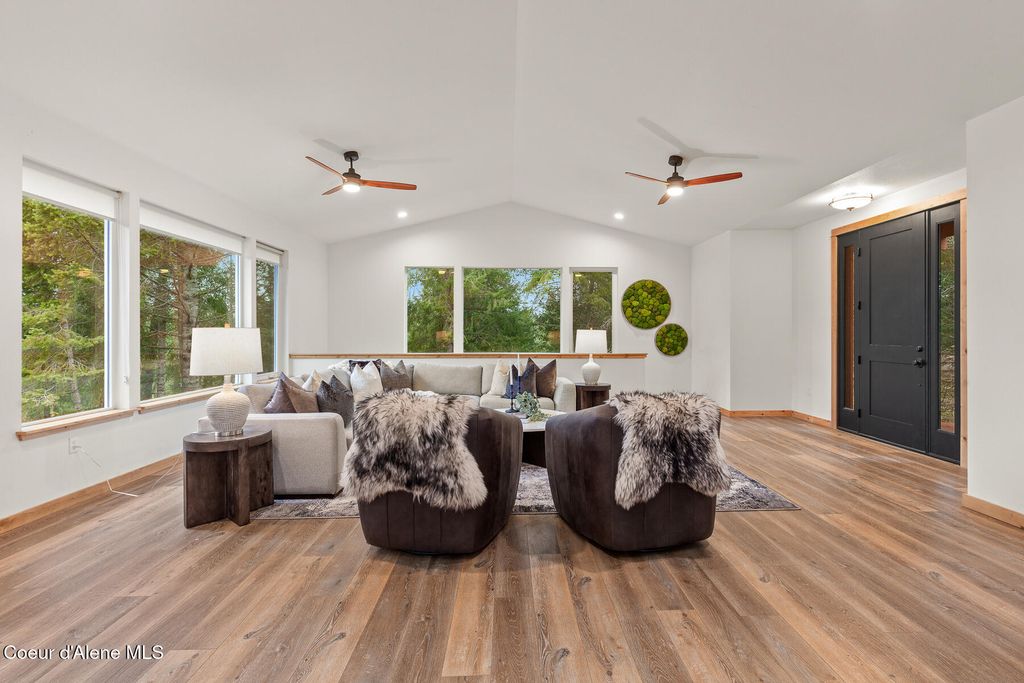 672 Hopkins Road, Sandpoint, ID 83864 photo 12