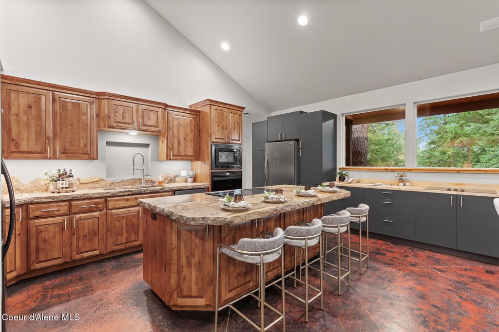 672 Hopkins Road, Sandpoint, ID 83864 photo 18