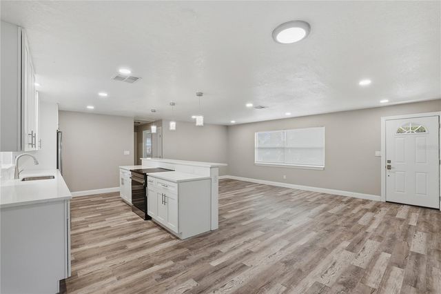 11525 81ST PLACE, Seminole, FL 33772