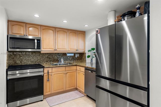 1915 Brickell Ave C1612, Miami, FL 33129