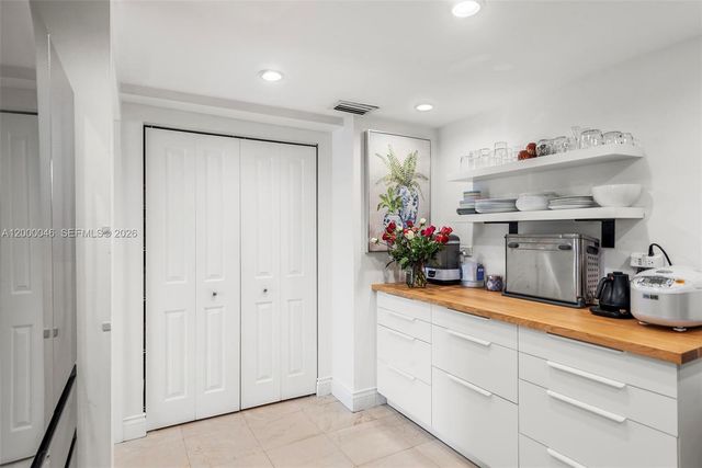 1915 Brickell Ave C1612, Miami, FL 33129