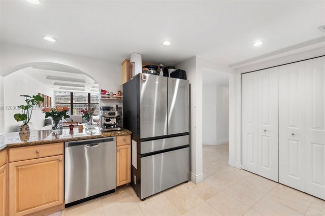 1915 Brickell Ave C1612, Miami, FL 33129