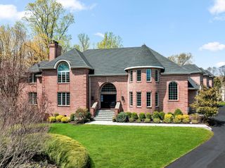 14 Golden Pond Road, West Harrison, NY 10604