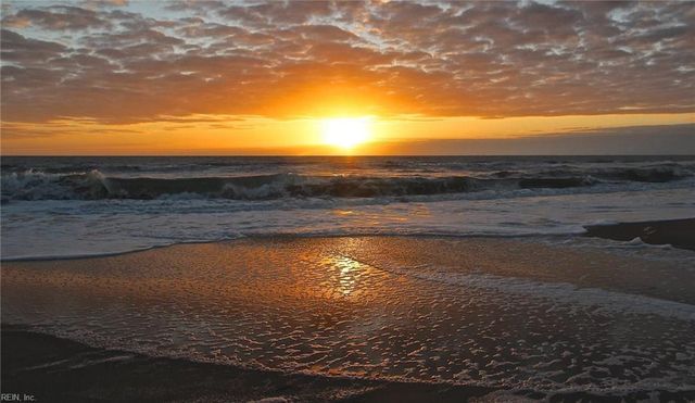 3700 Sandpiper Rd Apt 102A, Virginia Beach, VA 23456