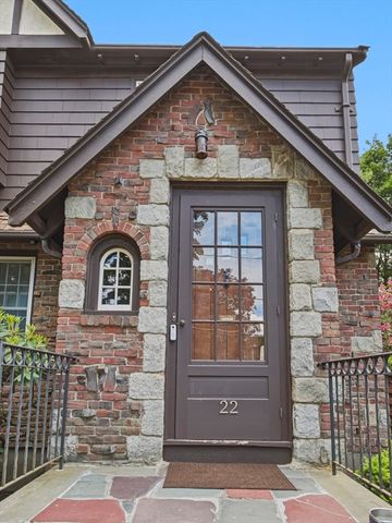 22 Ivy Rd., Belmont, MA 02478