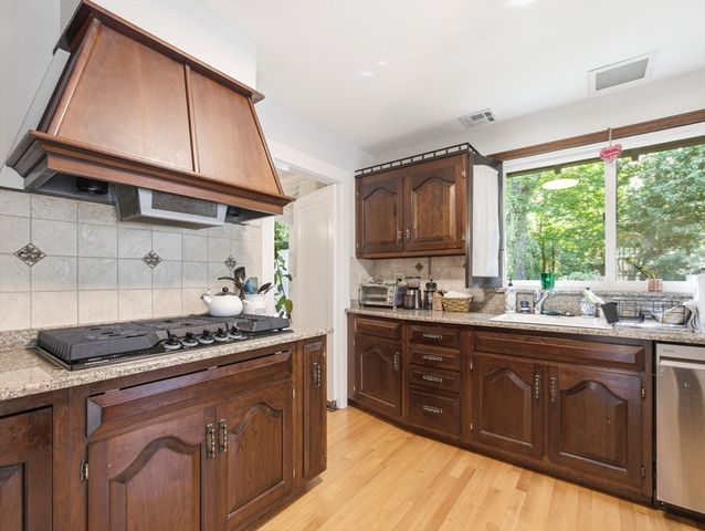 22 Ivy Rd., Belmont, MA 02478