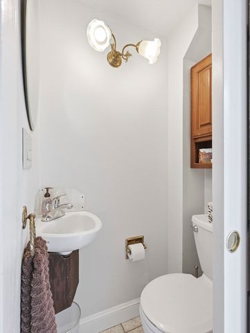 22 Ivy Rd., Belmont, MA 02478