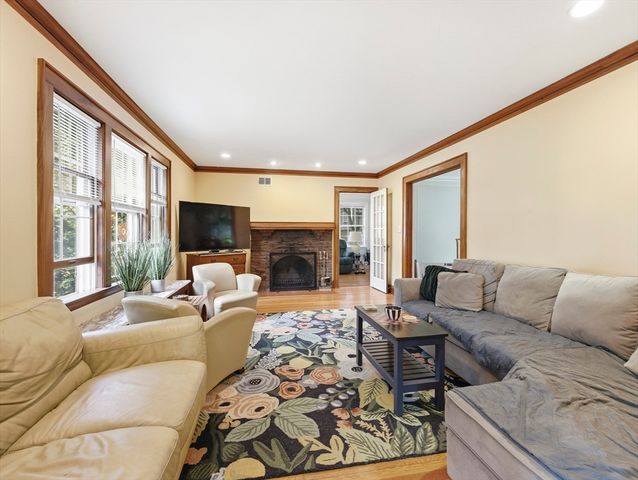 22 Ivy Rd., Belmont, MA 02478
