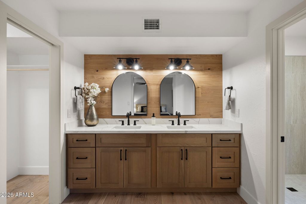 Image 12 of property listing at 8925 N 83RD Street, Scottsdale, AZ 85258