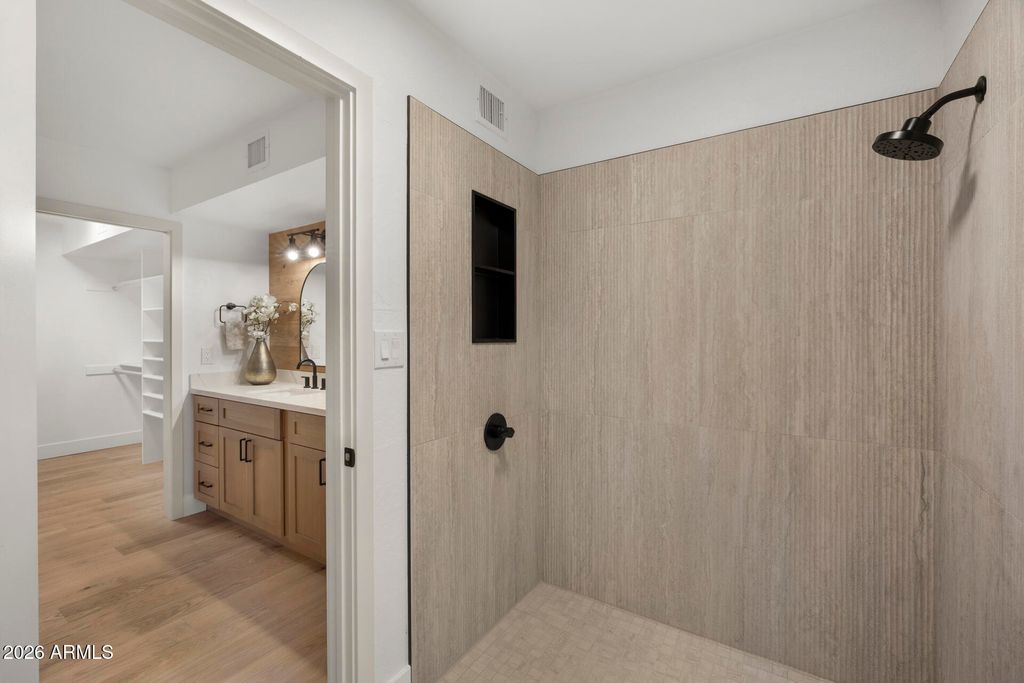 Image 13 of property listing at 8925 N 83RD Street, Scottsdale, AZ 85258
