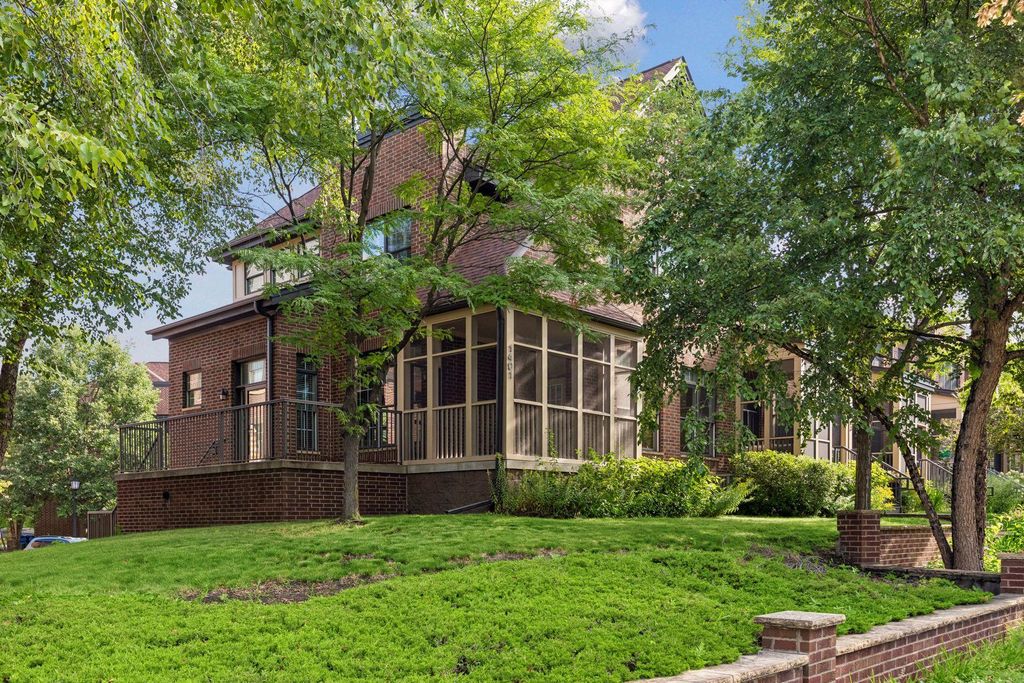 1401 Franklin Avenue SE, Minneapolis, MN 55414 — exterior