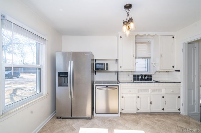 441 Jewell Street, Ferndale, MI 48220