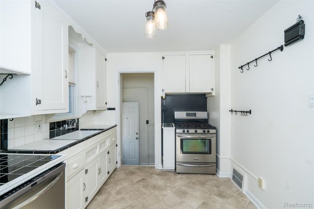 441 Jewell Street, Ferndale, MI 48220