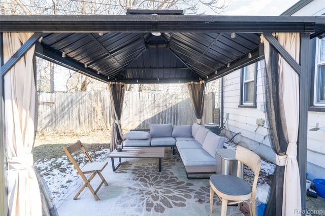 441 Jewell Street, Ferndale, MI 48220