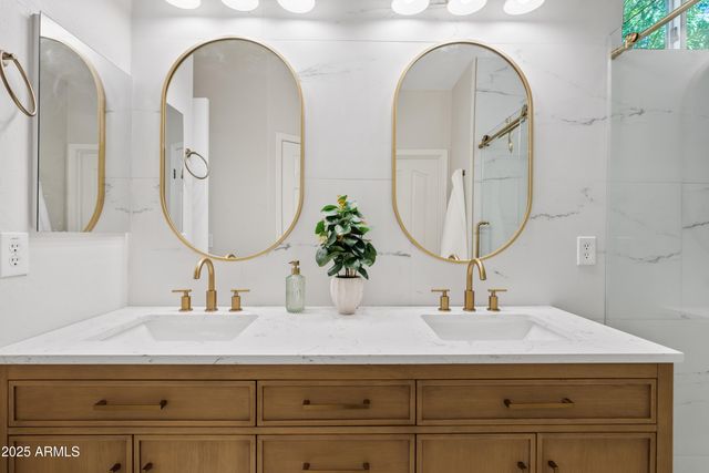 2997 E AGRITOPIA Loop N, Gilbert, AZ 85296