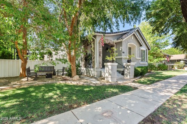 2997 E AGRITOPIA Loop N, Gilbert, AZ 85296