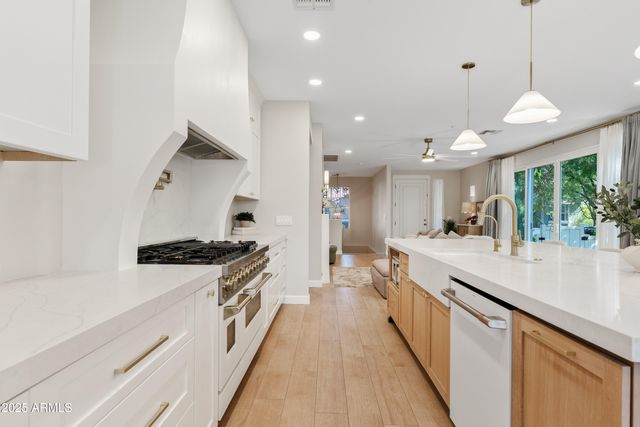 2997 E AGRITOPIA Loop N, Gilbert, AZ 85296