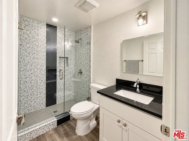 810 S Lucerne Boulevard 203, Los Angeles, CA 90005