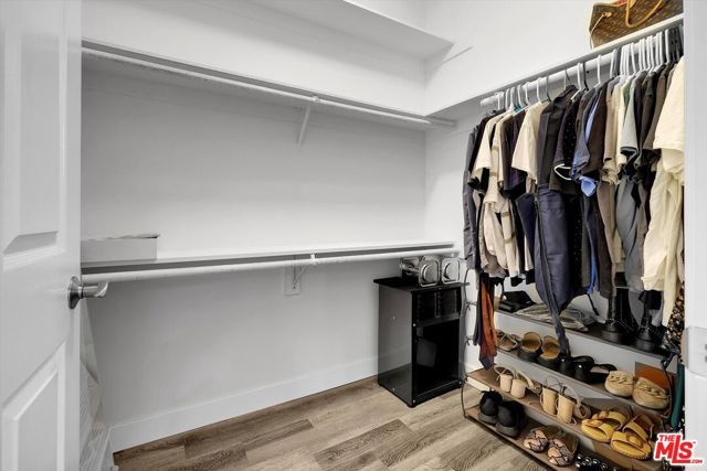 810 S Lucerne Boulevard 203, Los Angeles, CA 90005