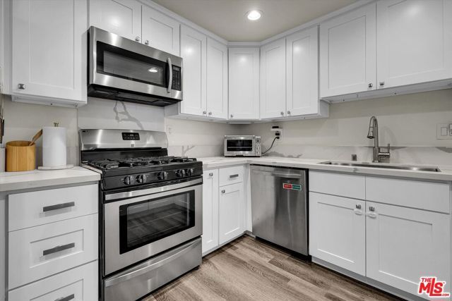 810 S Lucerne Boulevard 203, Los Angeles, CA 90005