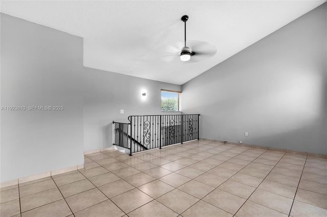 341 W Park Dr 203-15, Miami, FL 33172