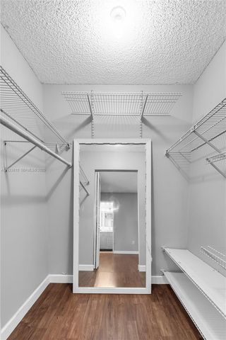 341 W Park Dr 203-15, Miami, FL 33172