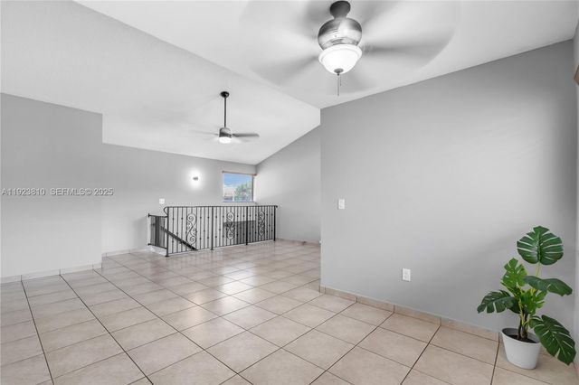 341 W Park Dr 203-15, Miami, FL 33172