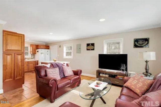 810 Milton Road, Durham, NC 27712