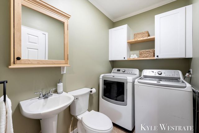 301 W Montcalm Street, Greenville, MI 48838
