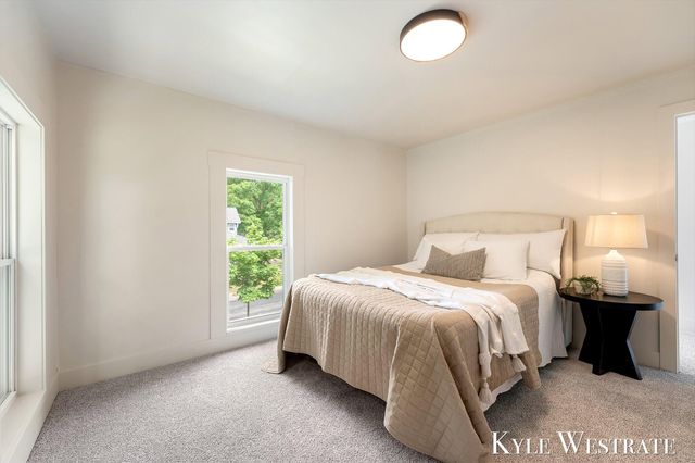 301 W Montcalm Street, Greenville, MI 48838