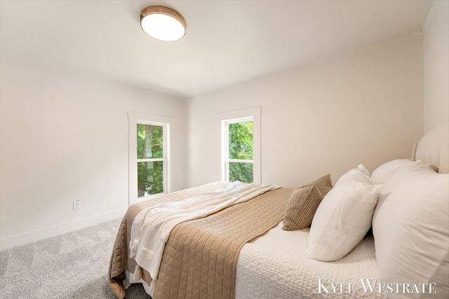 301 W Montcalm Street, Greenville, MI 48838
