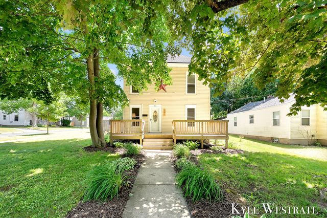 301 W Montcalm Street, Greenville, MI 48838