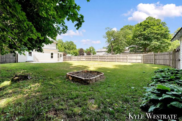 301 W Montcalm Street, Greenville, MI 48838