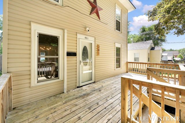 301 W Montcalm Street, Greenville, MI 48838