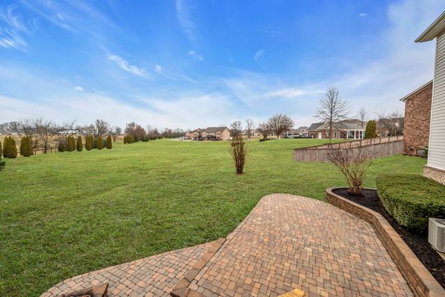 818 W Sagewood Dr, Gallatin, TN 37066