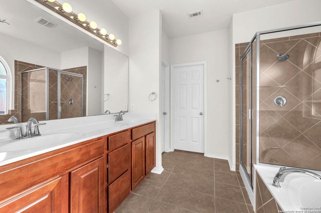 9714 Common Law, Converse, TX 78109