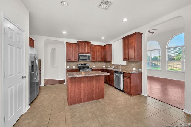 9714 Common Law, Converse, TX 78109