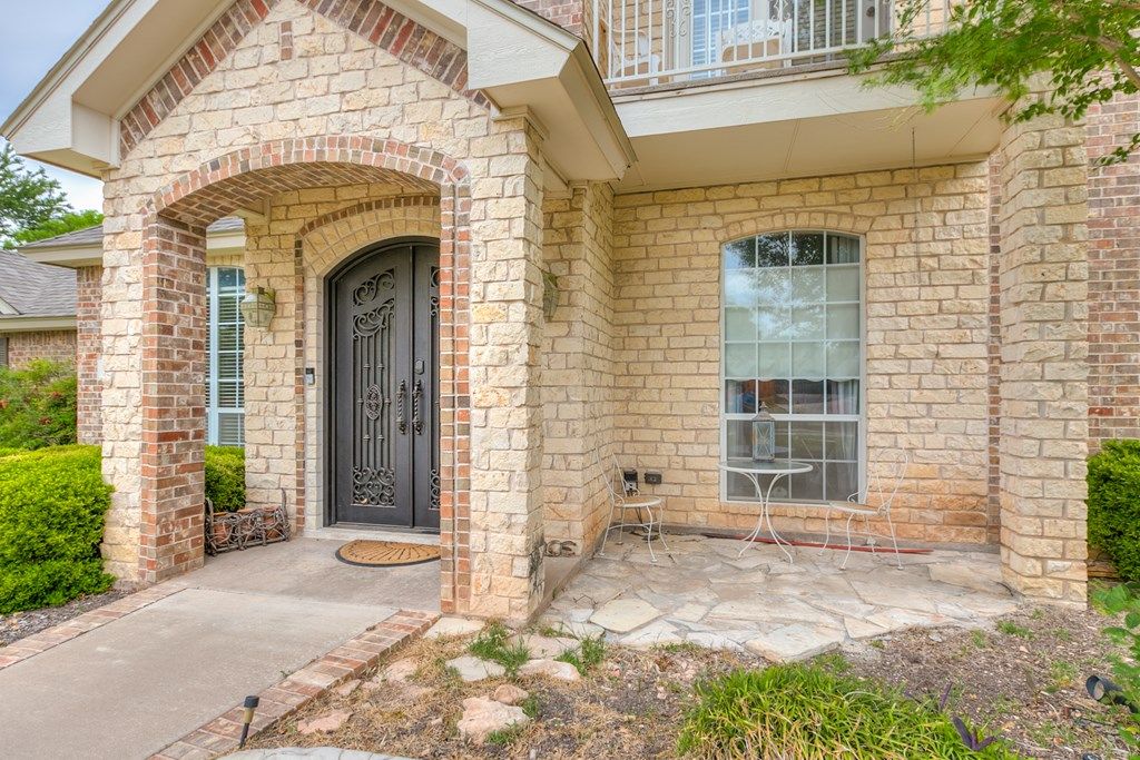 Image 12 of property listing at 1218 Ashford Dr, San Angelo, TX 76901