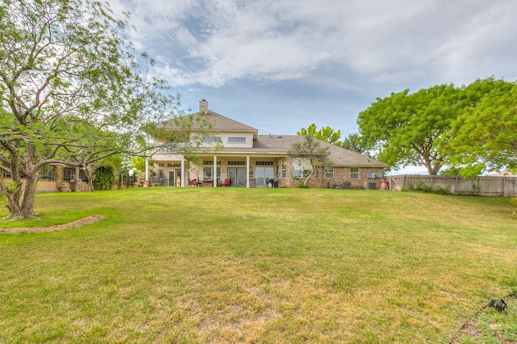 Image 22 of property listing at 1218 Ashford Dr, San Angelo, TX 76901