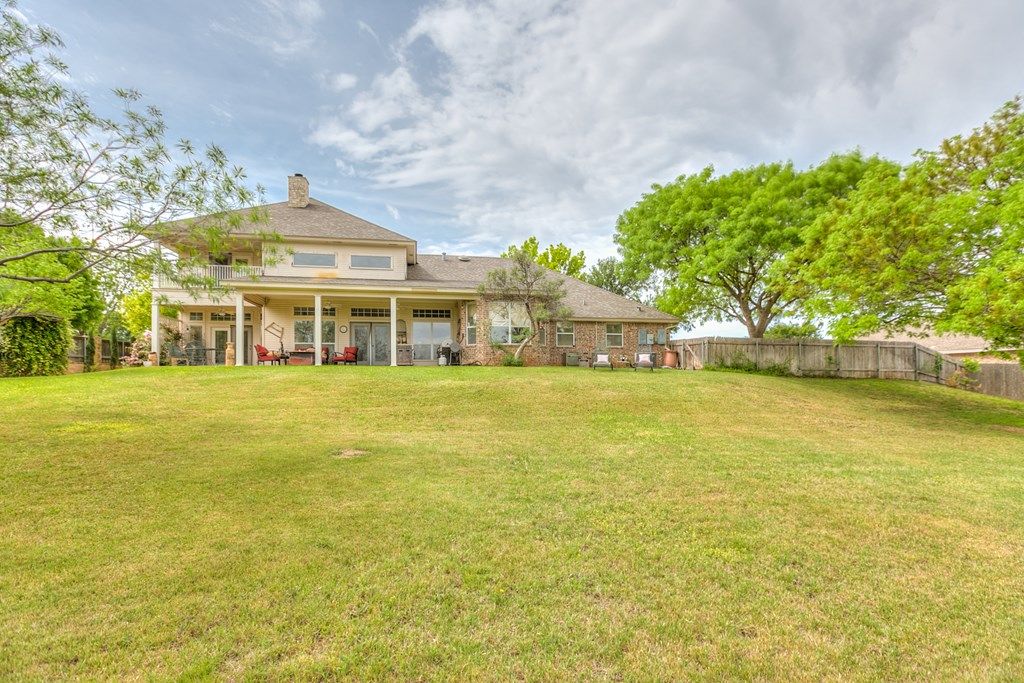 Image 32 of property listing at 1218 Ashford Dr, San Angelo, TX 76901