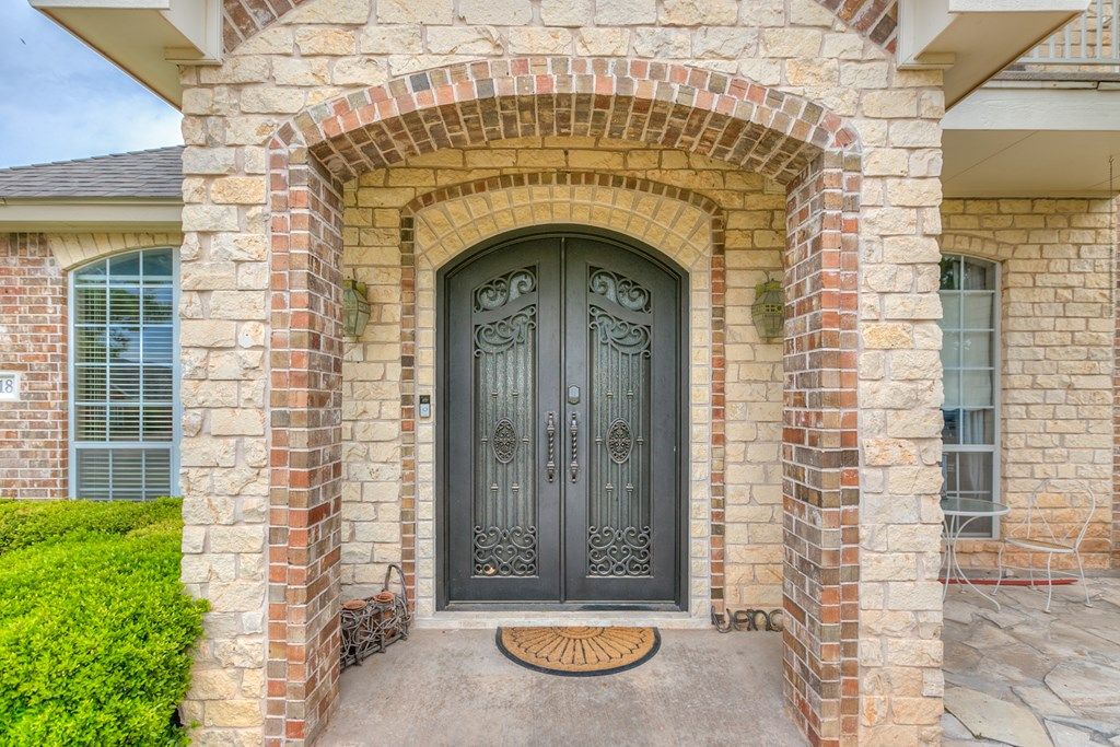 Image 6 of property listing at 1218 Ashford Dr, San Angelo, TX 76901