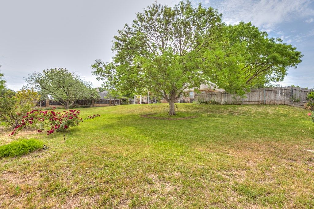 Image 64 of property listing at 1218 Ashford Dr, San Angelo, TX 76901
