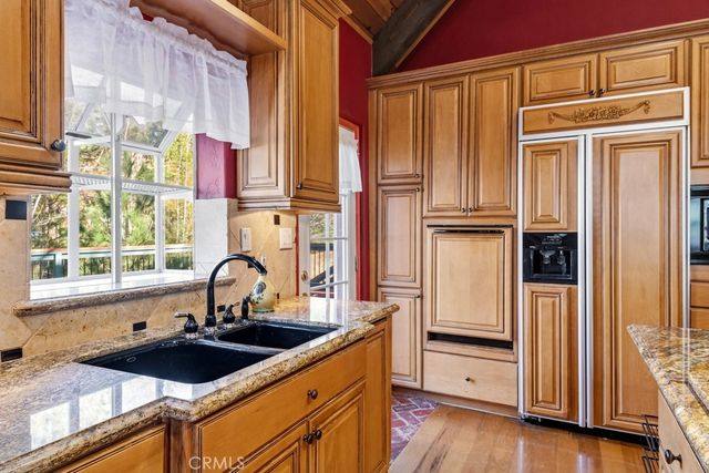 28070 West Shore Road, Lake Arrowhead, CA 92352