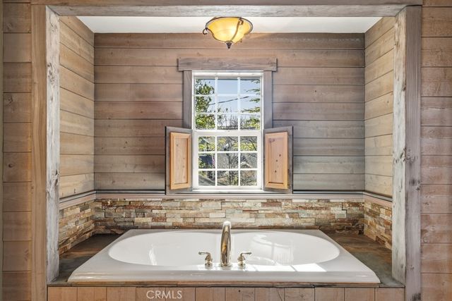 28070 West Shore Road, Lake Arrowhead, CA 92352