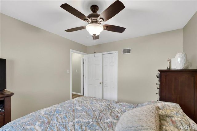10433 Leitrim Drive, St Louis, MO 63123