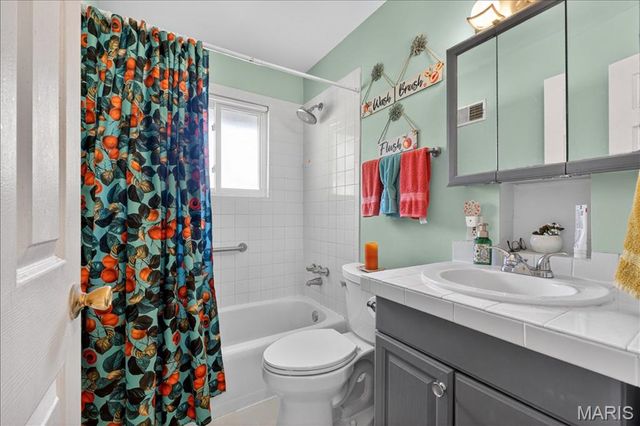 10433 Leitrim Drive, St Louis, MO 63123