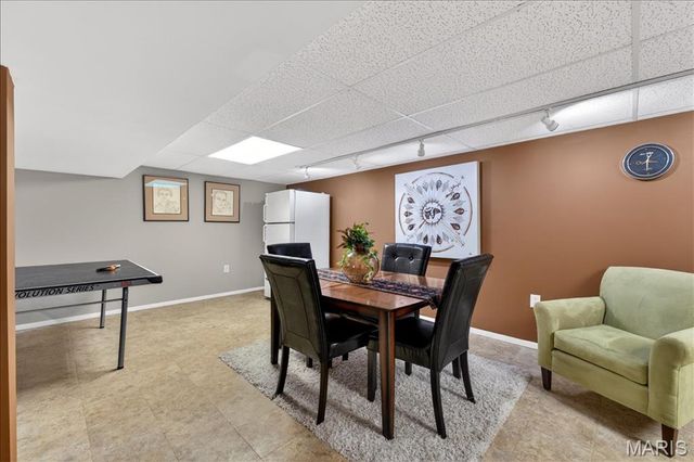 10433 Leitrim Drive, St Louis, MO 63123