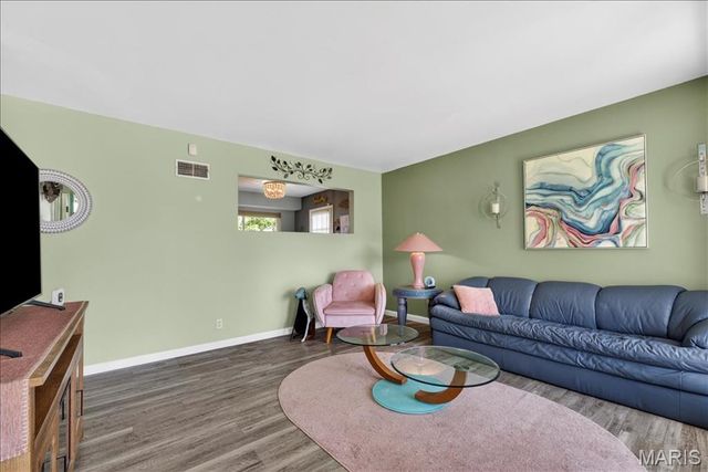 10433 Leitrim Drive, St Louis, MO 63123